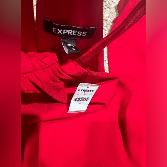 EXPRESS RED TWIST NECK FLARE LEG JUMPSUIT W/ POCKETS 10 - Picture 4 of 8